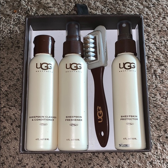 Women’s Uggs - Picture 2 of 2